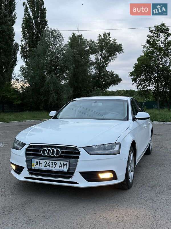 Седан Audi A4 2013 в Киеве