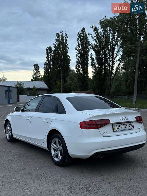 Седан Audi A4 2013 в Киеве