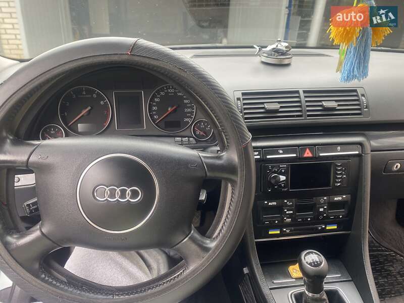 Седан Audi A4 2002 в Гайсине