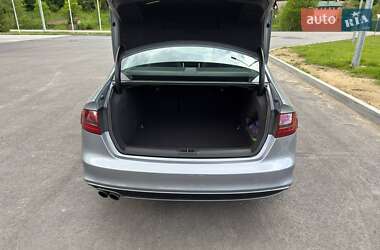 Седан Audi A4 2014 в 