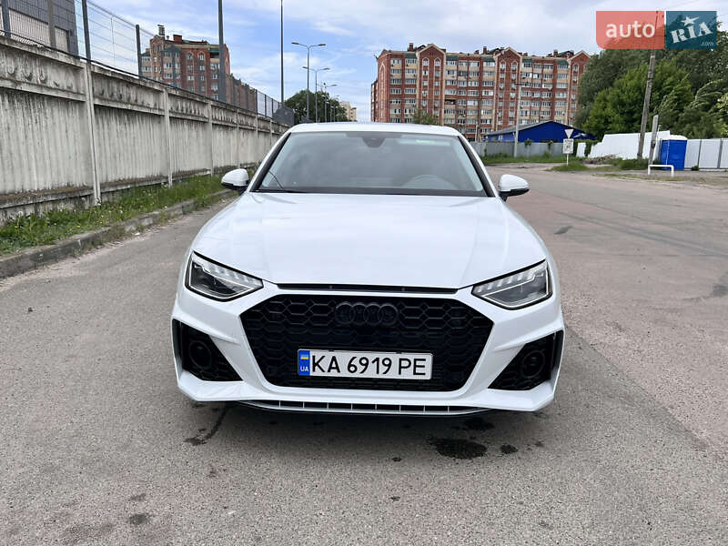 Седан Audi A4 2020 в 