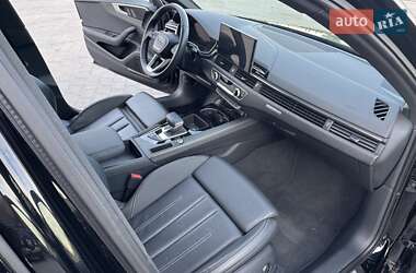 Седан Audi A4 2023 в 