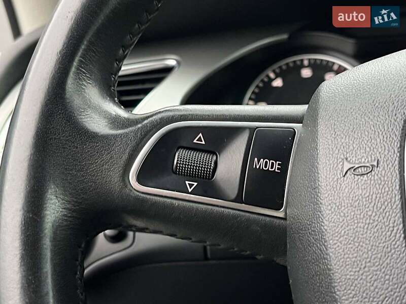 Седан Audi A4 2010 в Львове