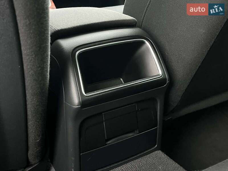 Седан Audi A4 2010 в Львове