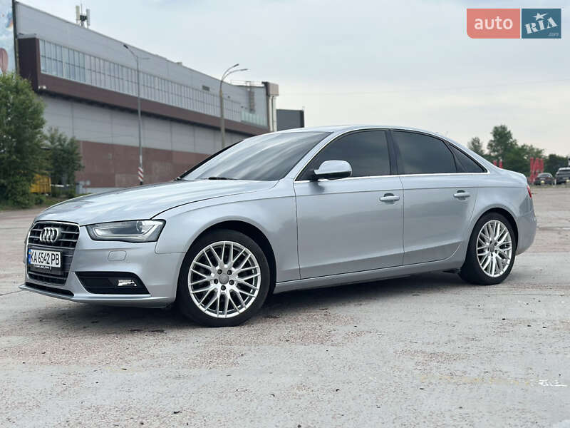 Седан Audi A4 2014 в Киеве