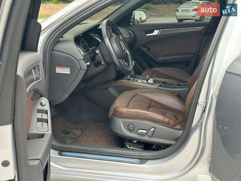 Седан Audi A4 2014 в Киеве