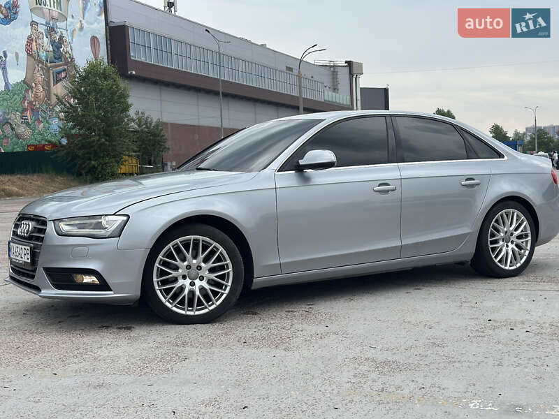 Седан Audi A4 2014 в Киеве