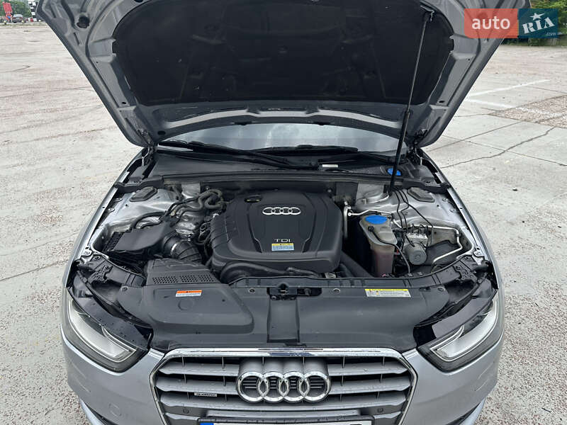 Седан Audi A4 2014 в Киеве