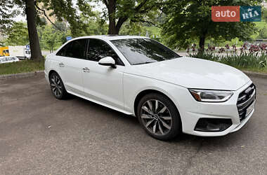 Седан Audi A4 2020 в 