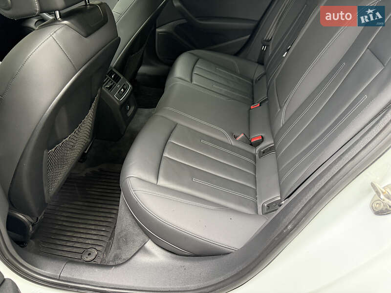 Седан Audi A4 2020 в Києві