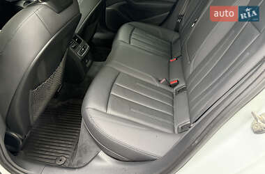 Седан Audi A4 2020 в 