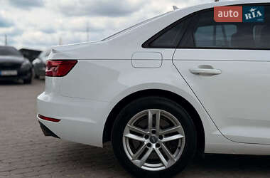 Седан Audi A4 2016 в 
