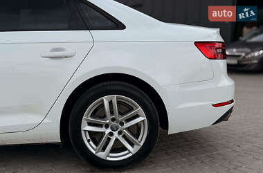 Седан Audi A4 2016 в 