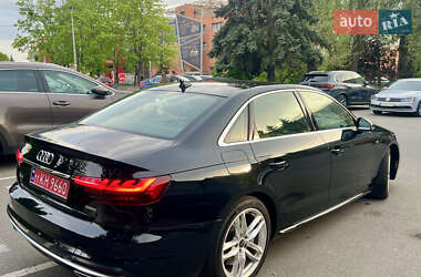 Седан Audi A4 2022 в 
