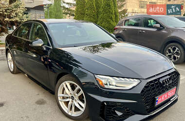 Седан Audi A4 2022 в 