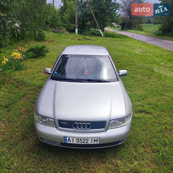 Седан Audi A4 2000 в Богуславе