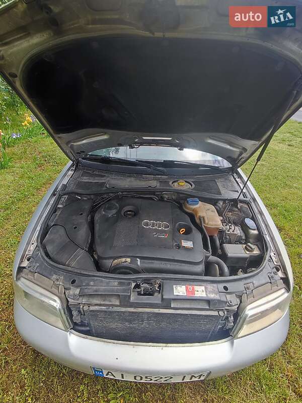 Седан Audi A4 2000 в Богуславе