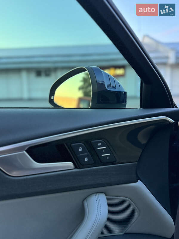 Седан Audi A4 2023 в Львове
