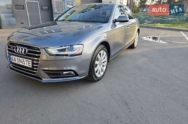 Седан Audi A4 2012 в Киеве