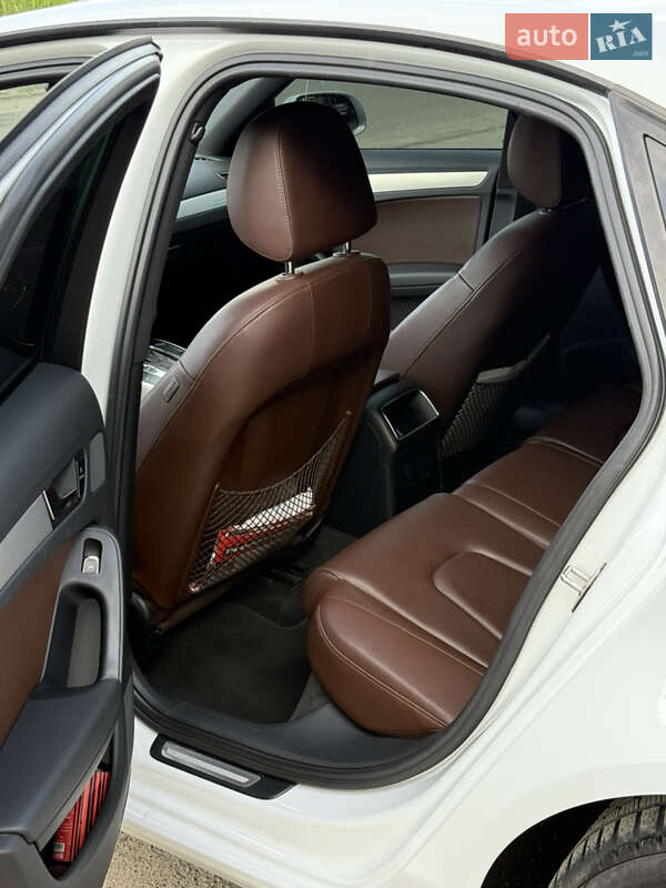 Седан Audi A4 2012 в Сумах