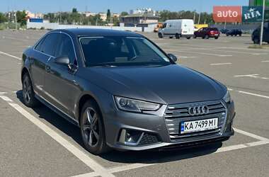 Седан Audi A4 2018 в Львові