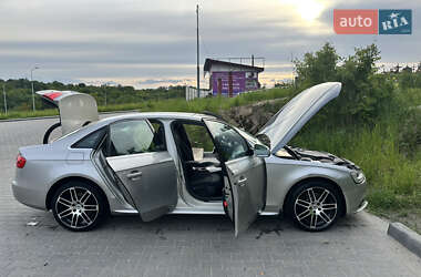 Седан Audi A4 2012 в 