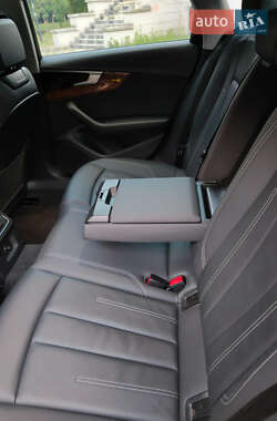 Седан Audi A4 2021 в 