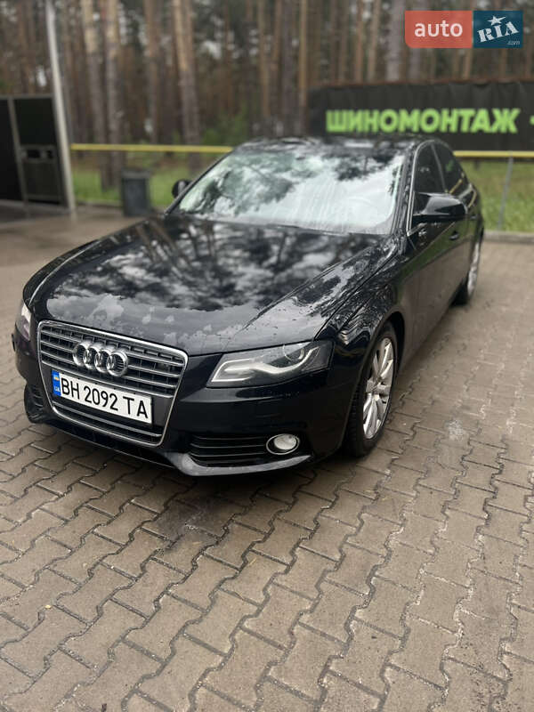 Седан Audi A4 2009 в 
