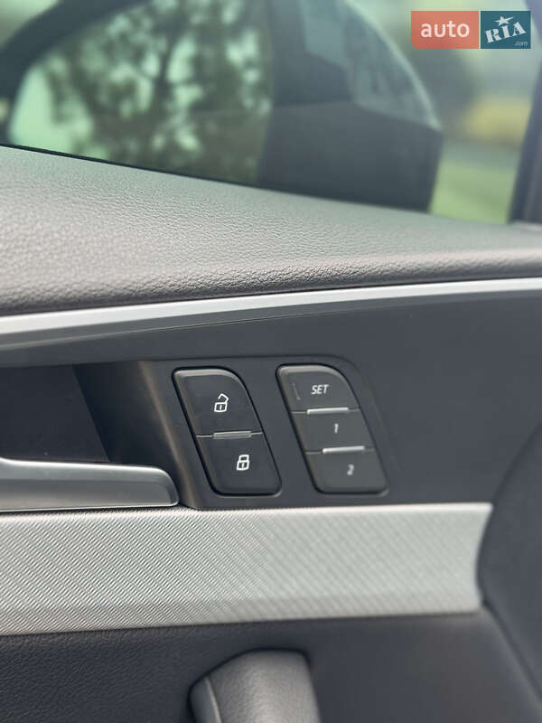 Седан Audi A4 2018 в Днепре