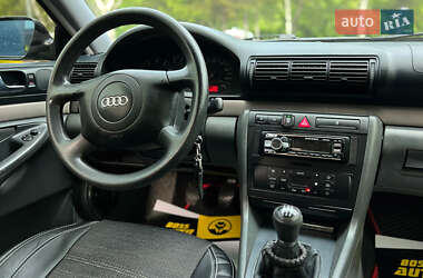 Седан Audi A4 2000 в 