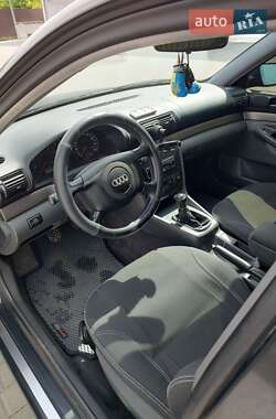 Седан Audi A4 1999 в 
