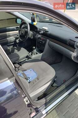 Седан Audi A4 1999 в 