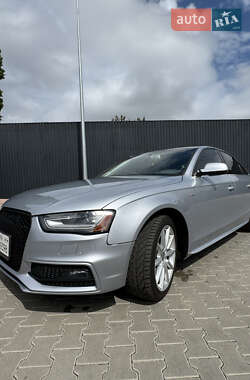 Седан Audi A4 2015 в 