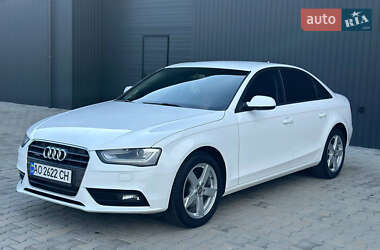Седан Audi A4 2014 в Иршаве