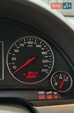 Седан Audi A4 2001 в 