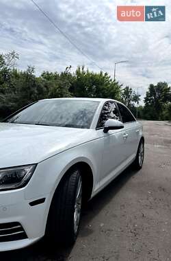 Седан Audi A4 2016 в 