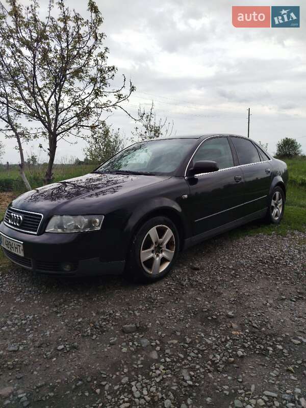 Седан Audi A4 2001 в 