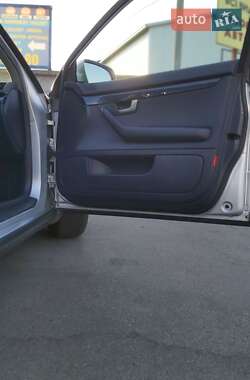 Седан Audi A4 2002 в 