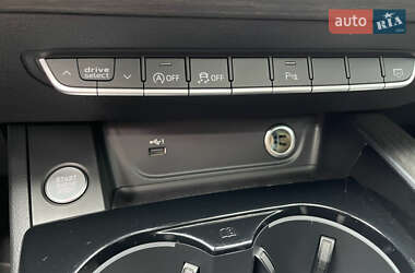 Седан Audi A4 2021 в 