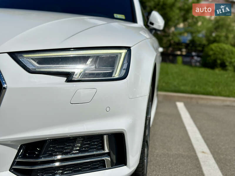 Седан Audi A4 2017 в Киеве