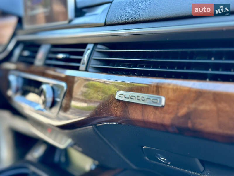 Седан Audi A4 2017 в Киеве