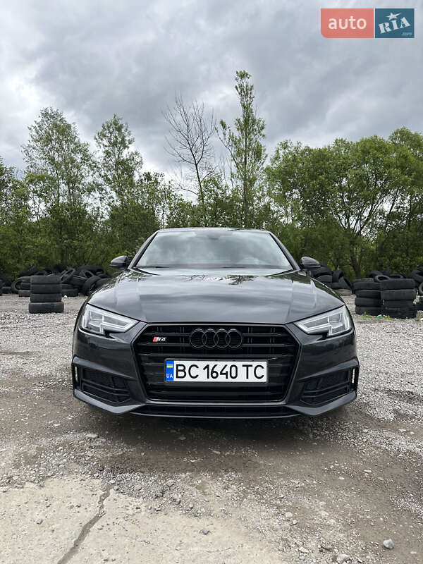 Седан Audi A4 2017 в Львове