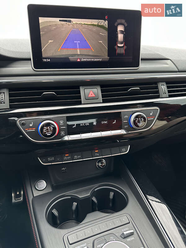 Седан Audi A4 2017 в Львове