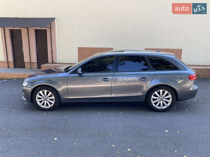 Універсал Audi A4 2012 в Тростянці