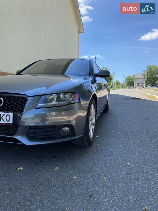 Універсал Audi A4 2012 в Тростянці