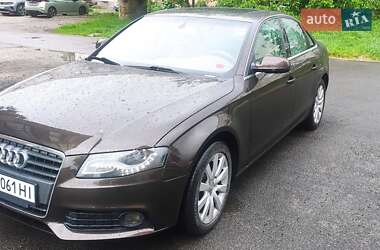 Седан Audi A4 2010 в 