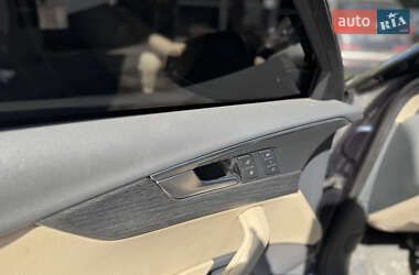 Седан Audi A4 2017 в 