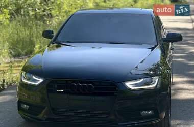 Седан Audi A4 2014 в 