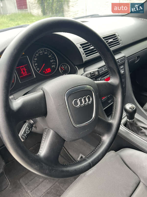 Седан Audi A4 2006 в Гнивани
