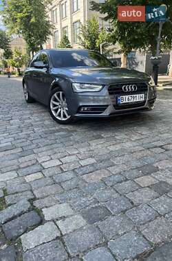 Седан Audi A4 2012 в Полтаве